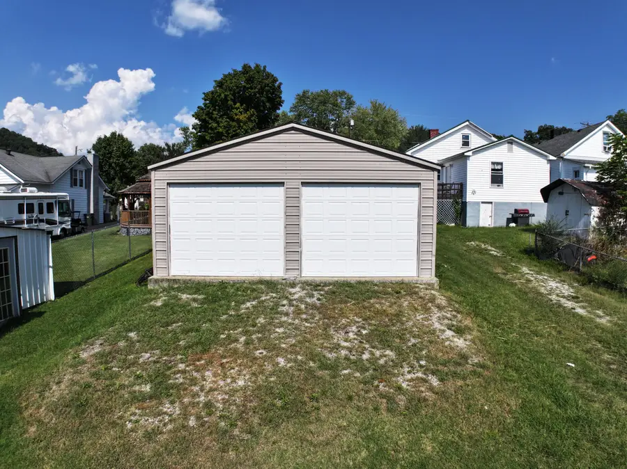 628 Cantrill Street, Irvine, KY 40336 - #2