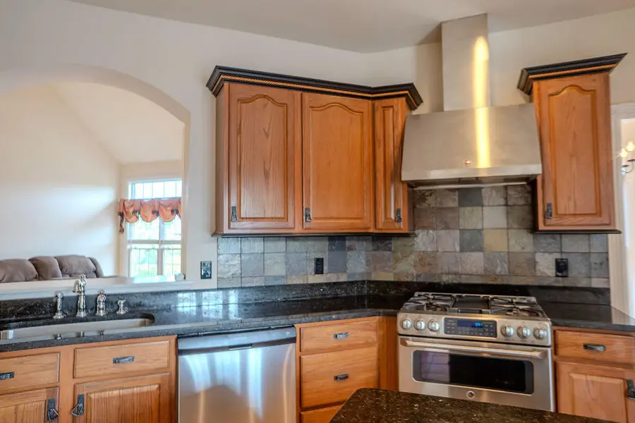 916 Country Oaks Drive, Richmond, KY 40475 - #2