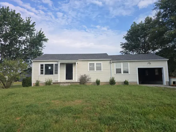 1592 Flat Lick Road, London, KY 40744