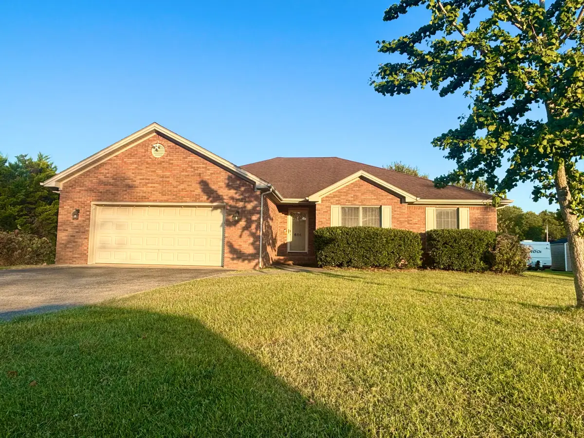 614 Ashbury Circle, Hopkinsville, KY 42240 - #1