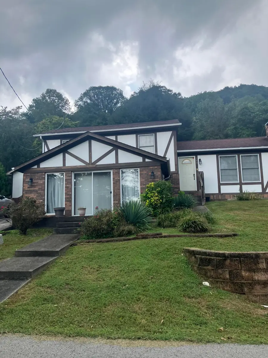 189 Park Drive, Loyall, KY 40854 - #2