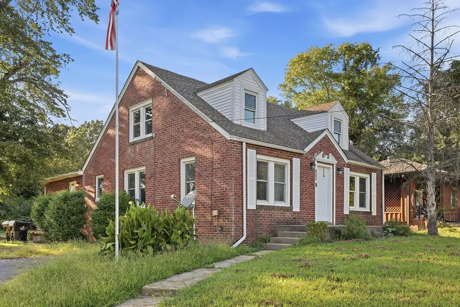637 N 4th Street, Murray, KY 42071 - #3