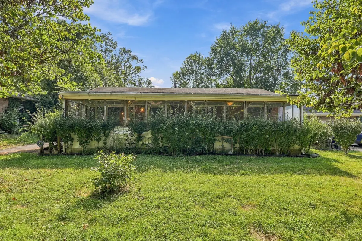 372 Peachtree Road, Lexington, KY 40509 - #1