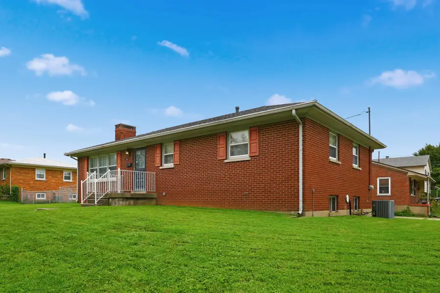 1715 Harrogate Road, Lexington, KY 40505 - #3