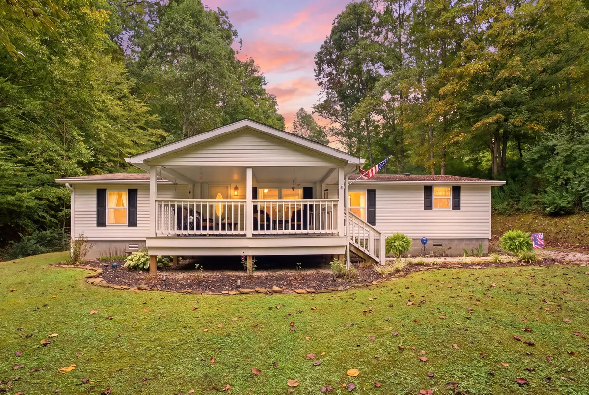 5564 Right Fork Of Maces Creek Road, Viper, KY 41774 - #1