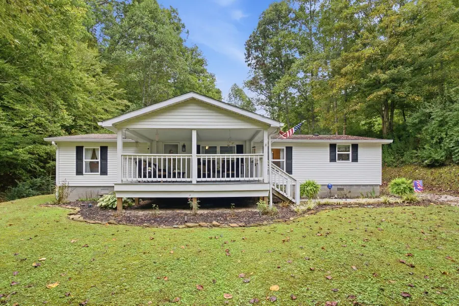 5564 Right Fork Of Maces Creek Road, Viper, KY 41774 - #2
