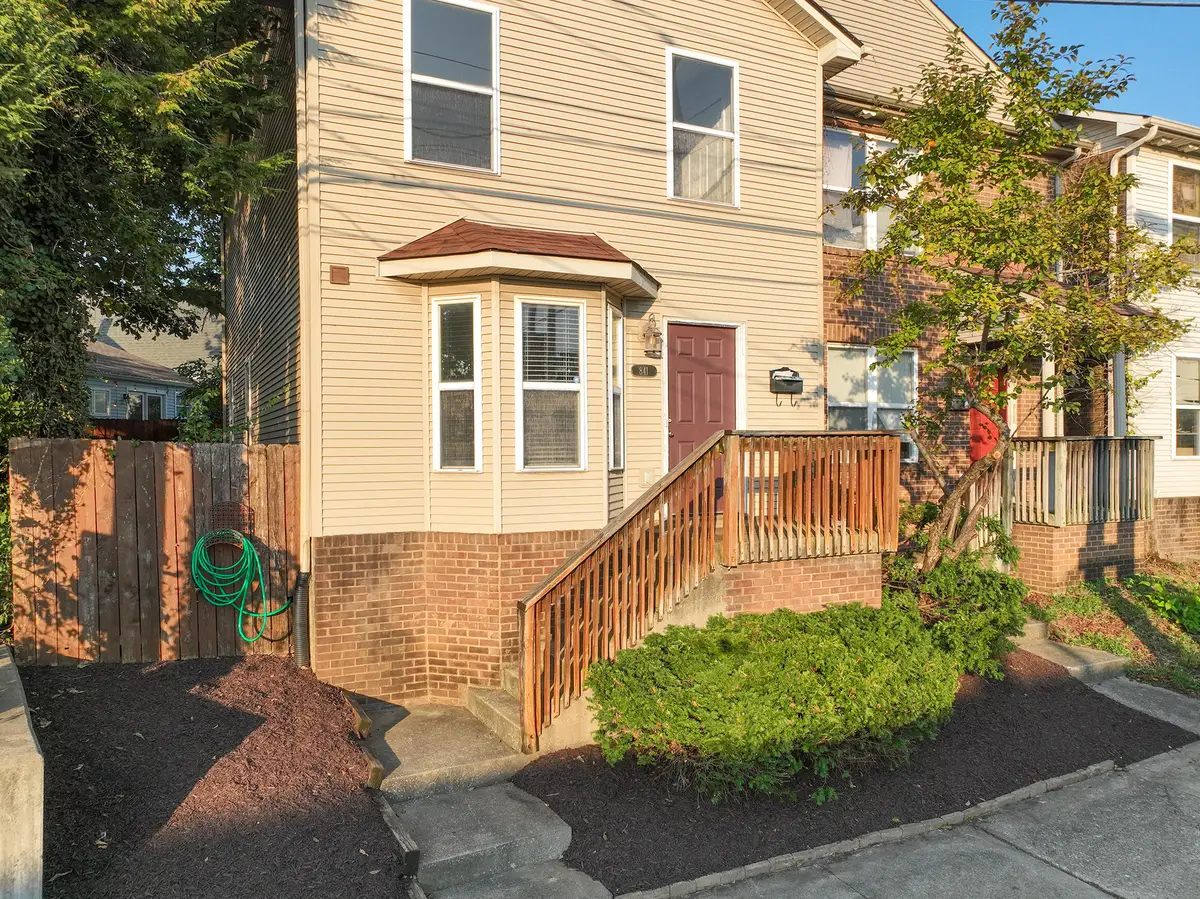 841 W Maxwell Street, Lexington, KY 40508 - #1