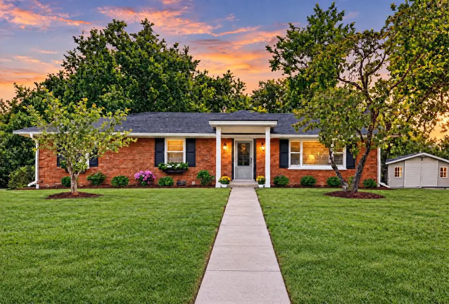 3272 Saxon Drive, Lexington, KY 40503 - #2