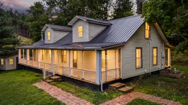 787 Quillen Chapel Road, Campton, KY 41301