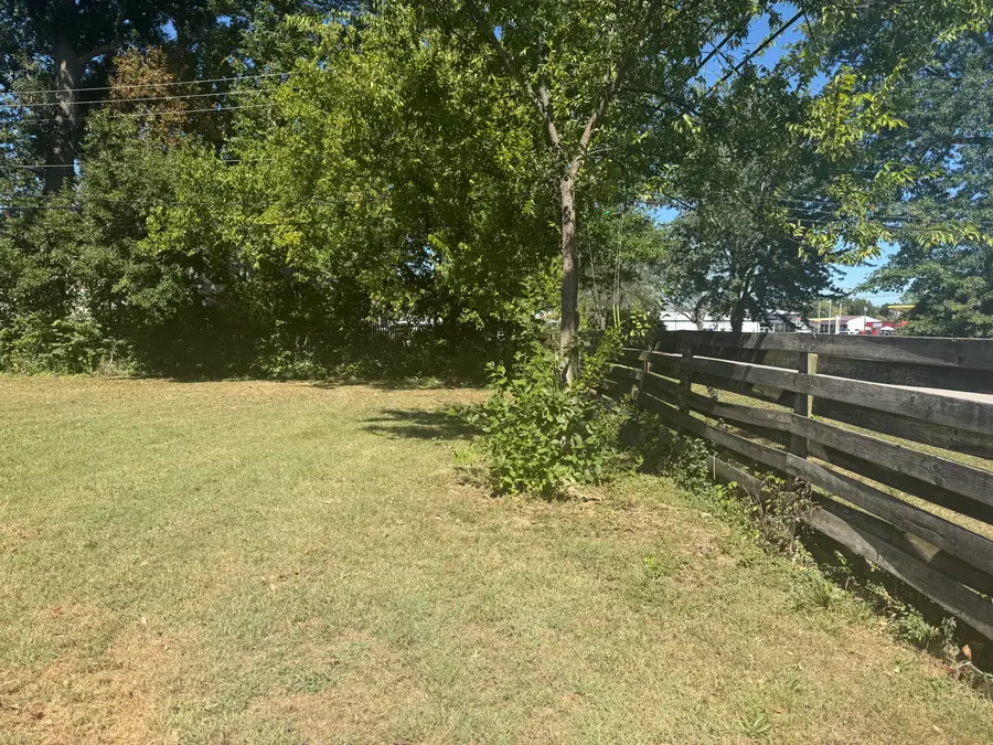 112 Woodford Avenue, Berea, KY 40403 - #2