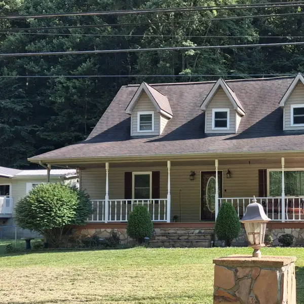83 Osborne Fork Fork, Virgie, KY 41572