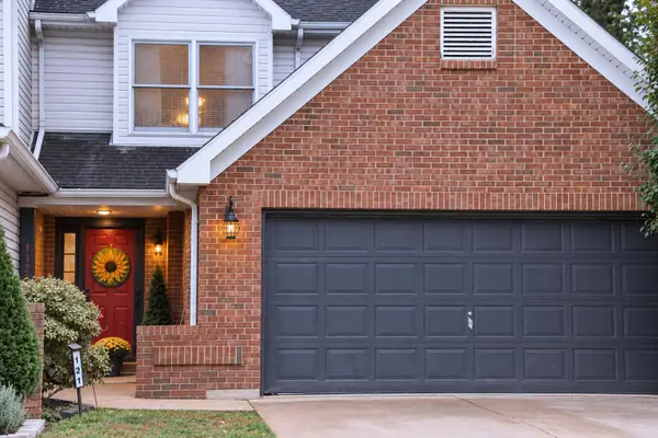 121 Park Place Court, Paris, KY 40361