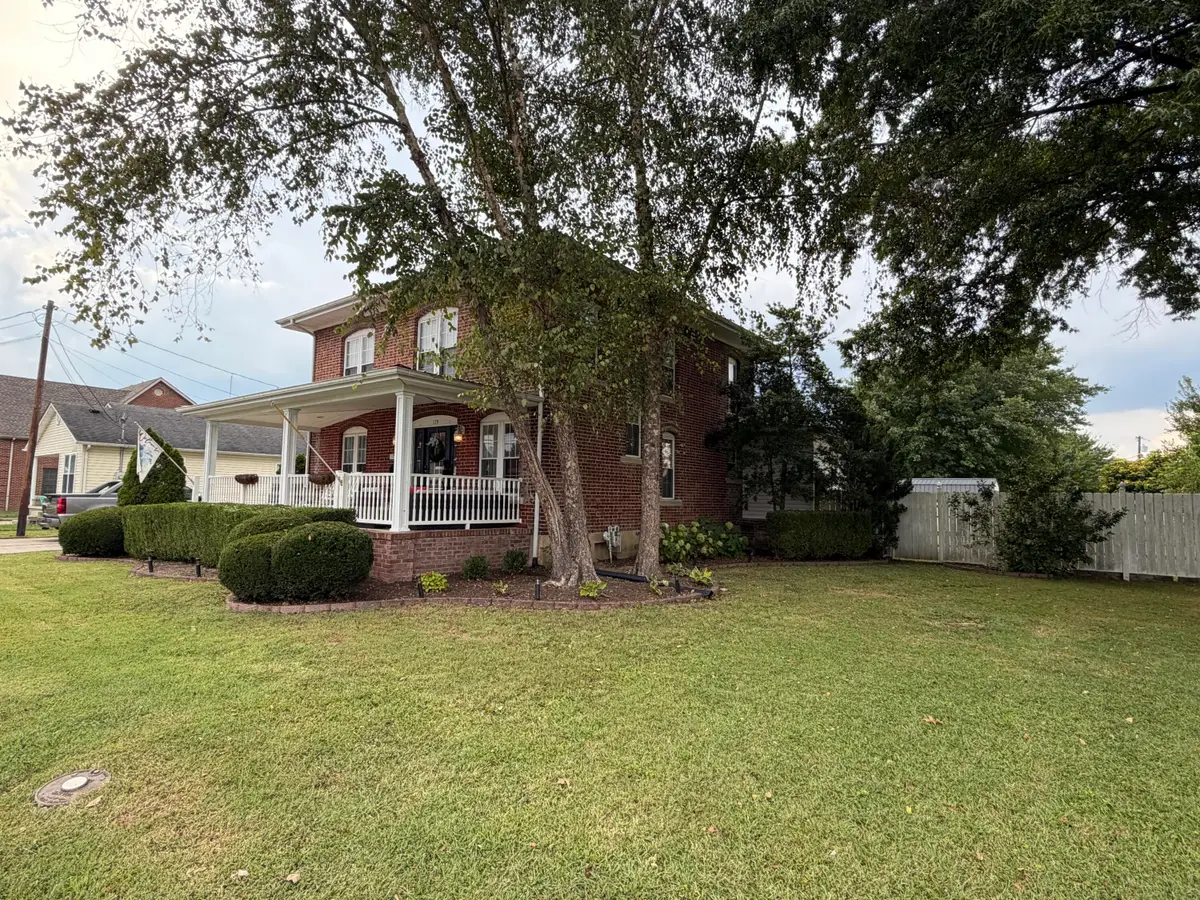 135 School Street, Barbourville, KY 40906 - #1