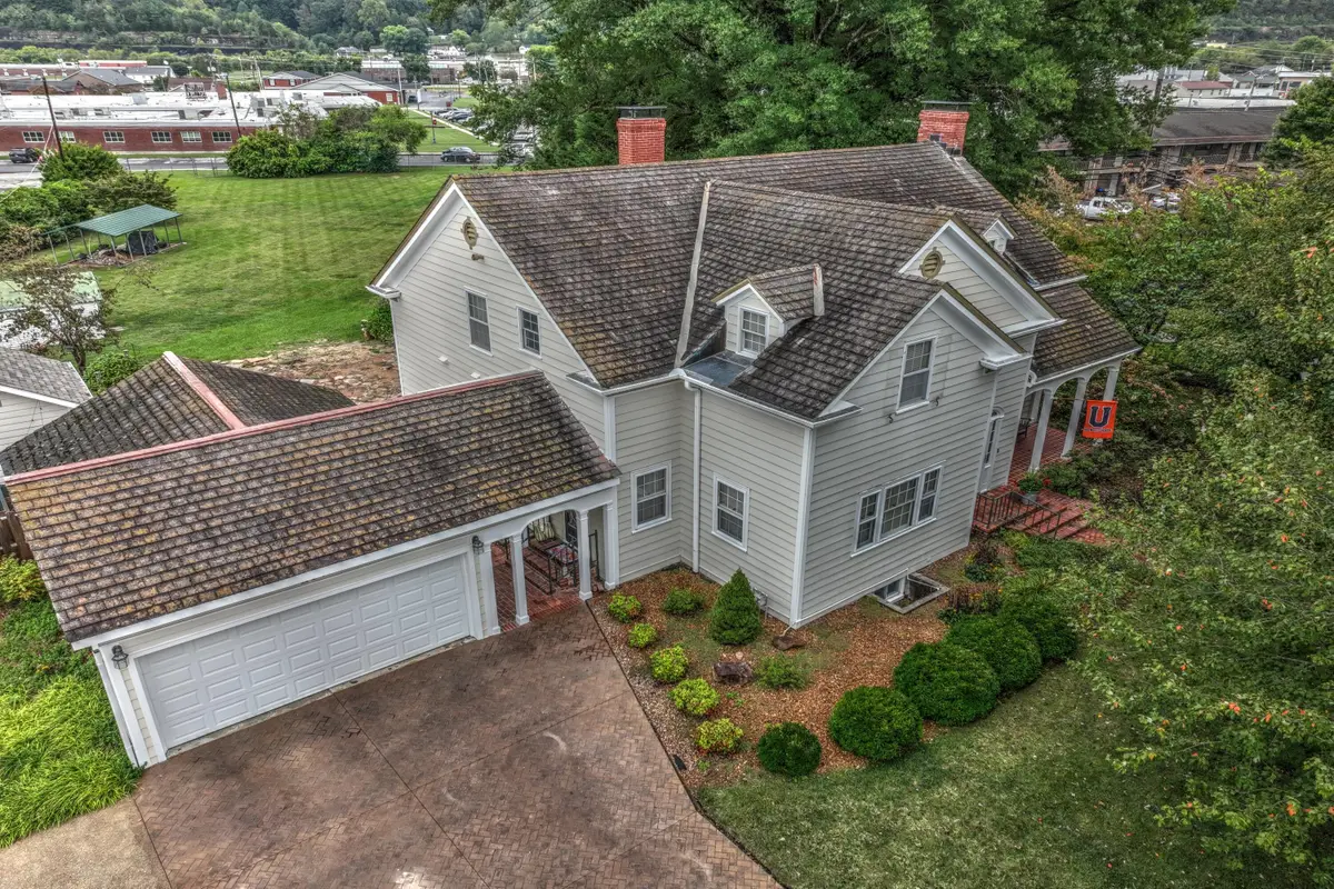 214 College Street, Barbourville, KY 40906 - #1