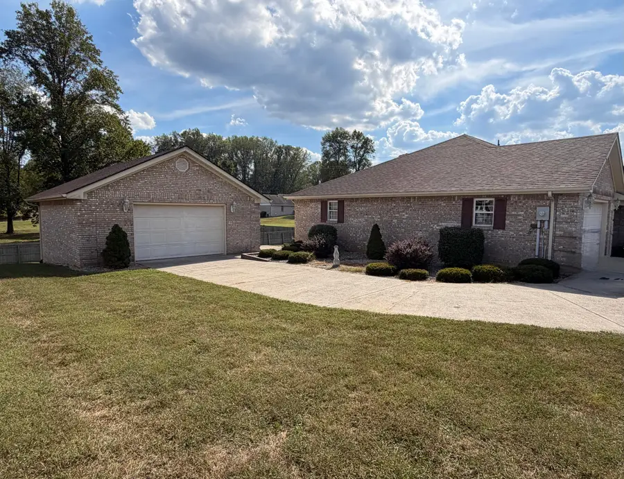 121 Ridgewood Drive, Somerset, KY 42503 - #3