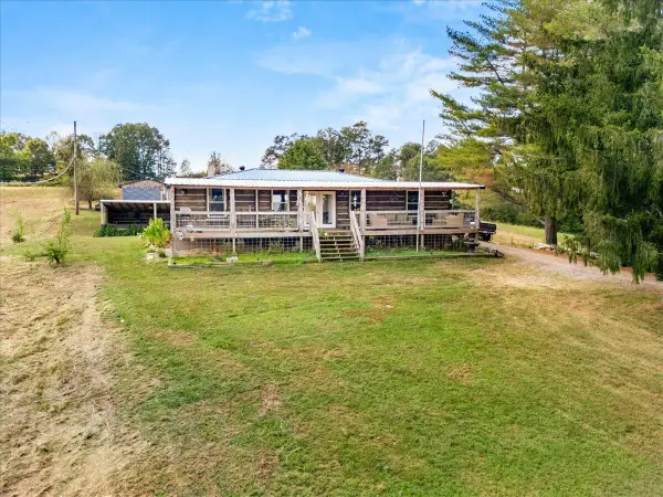 617 Hensley Road, East Bernstadt, KY 40729