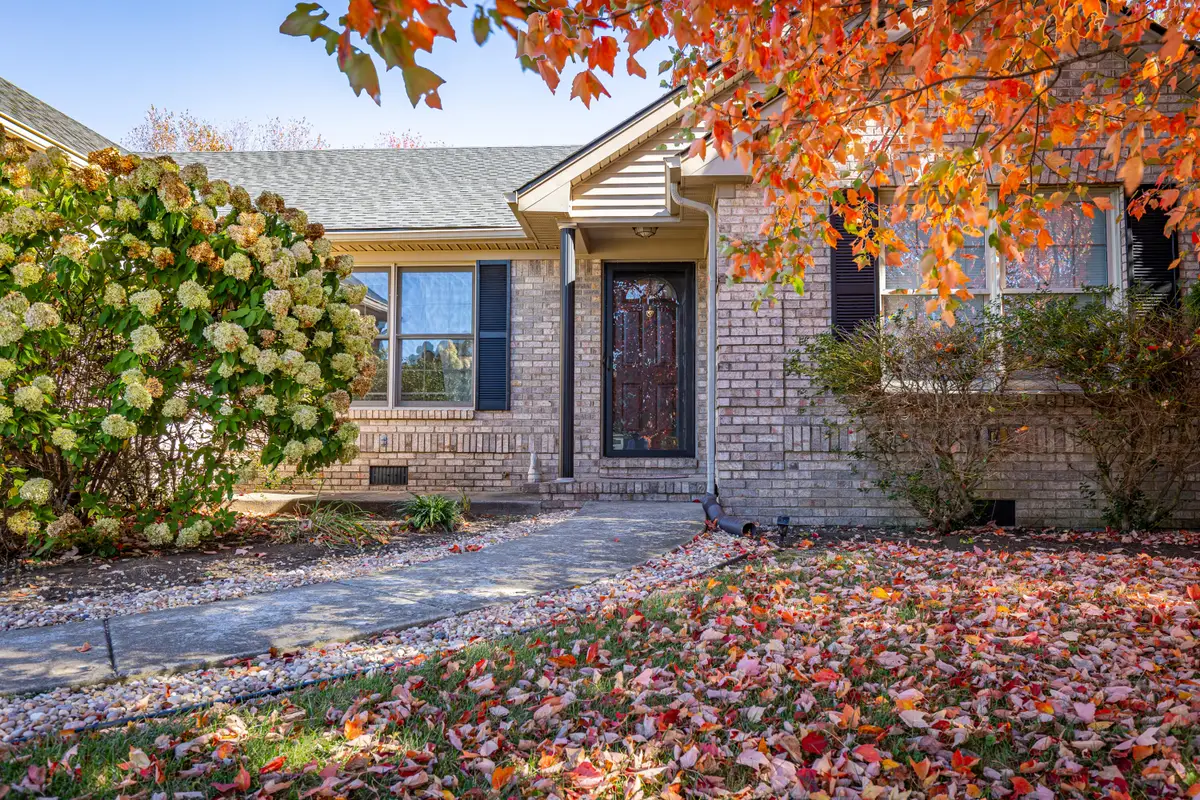 335 Colony Drive, Versailles, KY 40383 - #1
