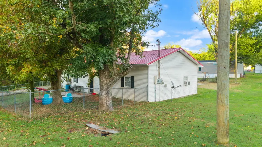 43 Front Street, Irvine, KY 40336 - #2