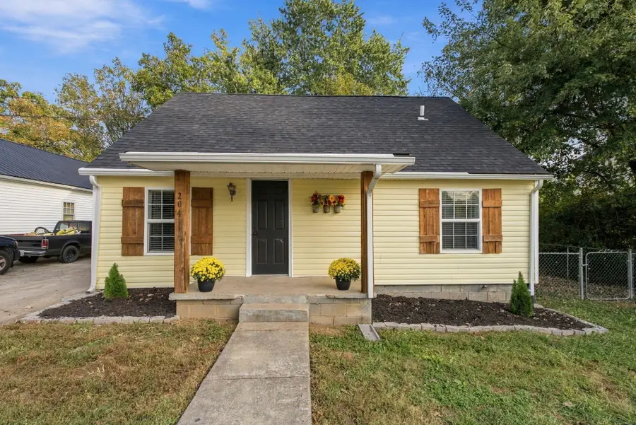 204 Sparks Avenue, Nicholasville, KY 40356 - #2