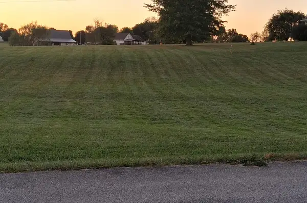 695 Aubrie Boulevard, Flemingsburg, KY 41041
