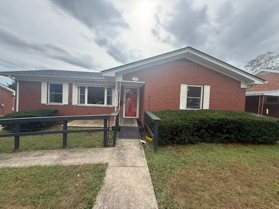 329 Bond Street, Richmond, KY 40475 - #2
