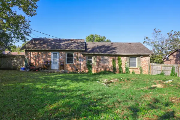 105 Oakwood Drive, Nicholasville, KY 40356
