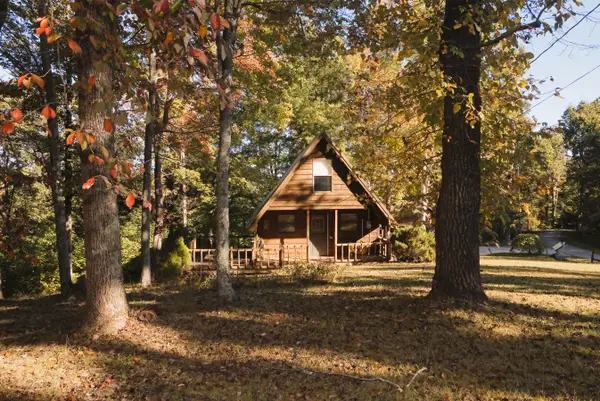 126 Lark Lane, Frenchburg, KY 40322