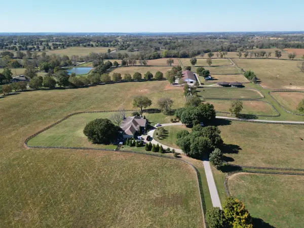 2130 Clifton Road, Versailles, KY 40383