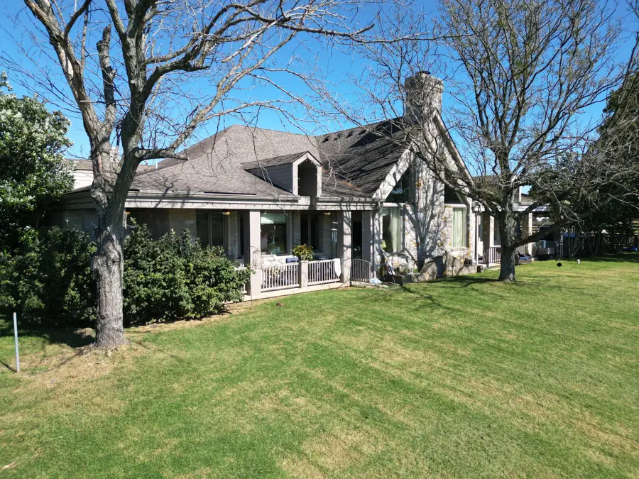 2130 Clifton Road, Versailles, KY 40383 - #2