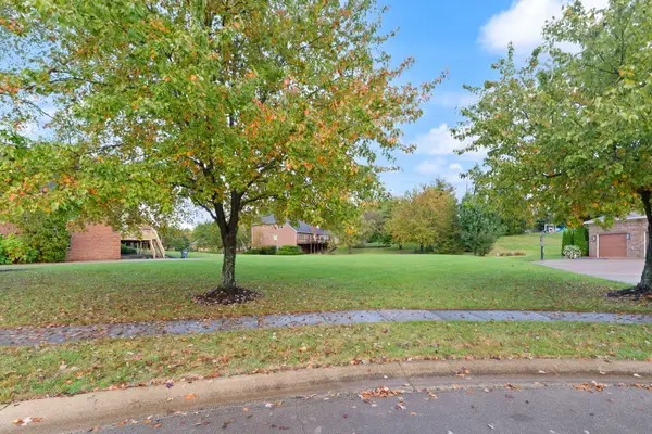 2505 Lenlake Court, Lexington, KY 40513