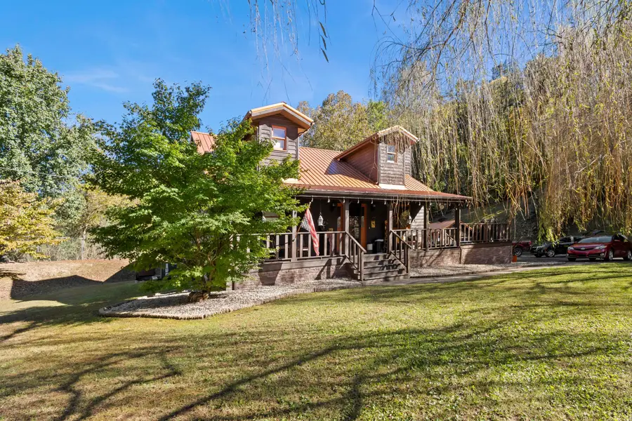 102 N Oak Hill Drive, Jackson, KY 41339 - #3
