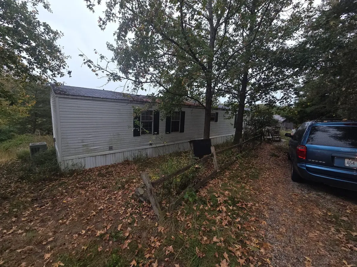 269 Jr Furniture Road, Irvine, KY 40336 - #1