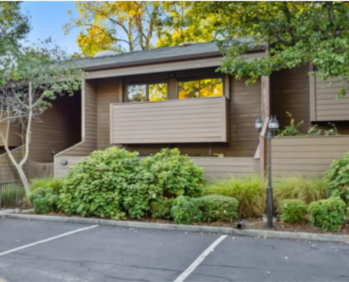 750 Shaker Drive #404, Lexington, KY 40504 - #1