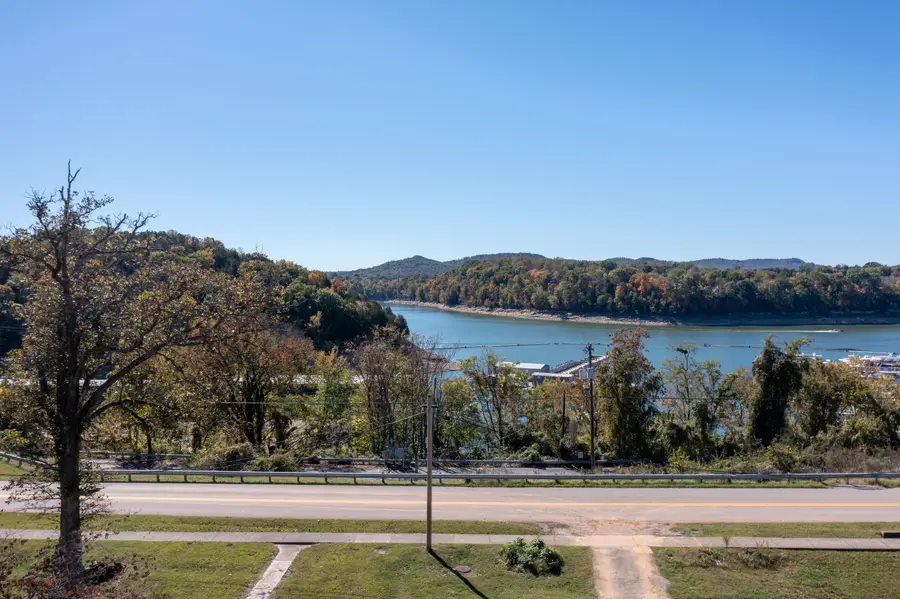 510 W Lakeshore Drive, Burnside, KY 42519 - #3