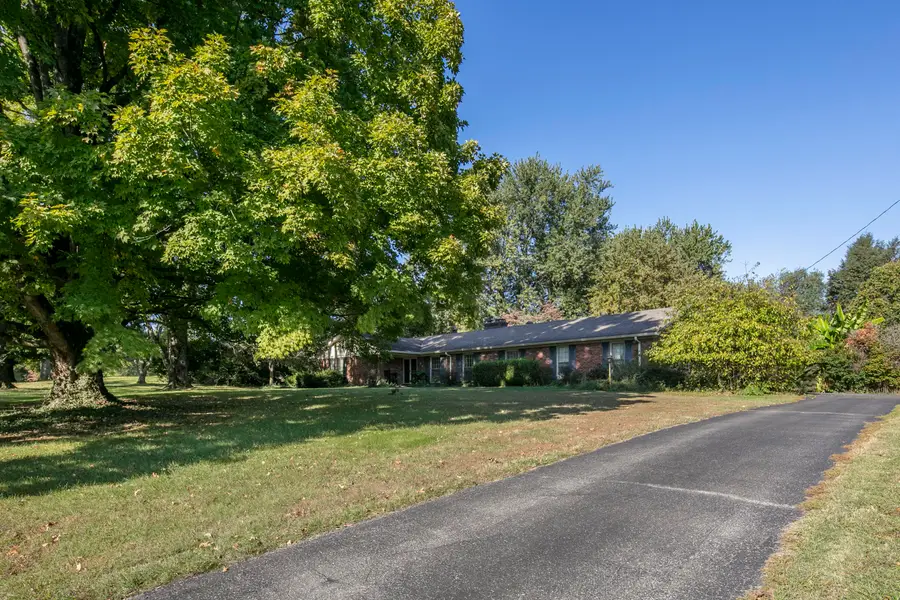 3577 Salisbury Drive, Lexington, KY 40510 - #2