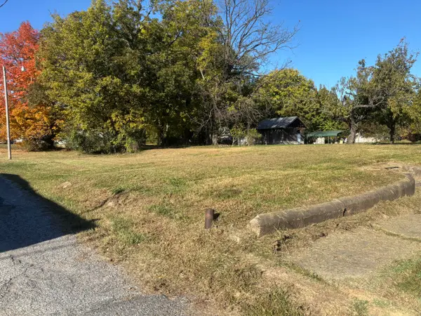 1251 S 6th Street, Paducah, KY 42003