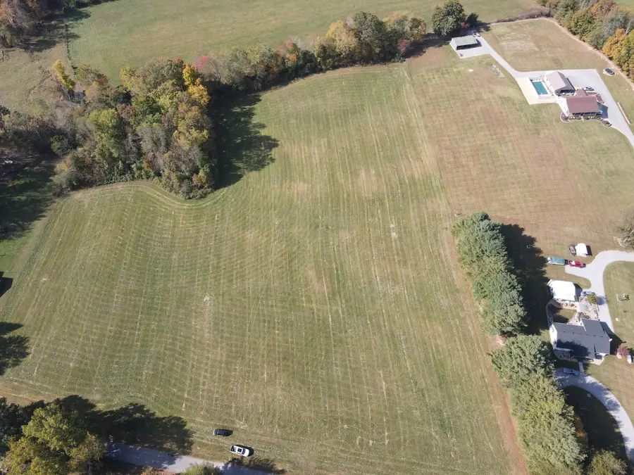 1010 Robertson Road, Russell Springs, KY 42642 - #2