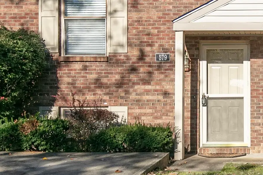 579 El Paseo Place, Lexington, KY 40517 - #3
