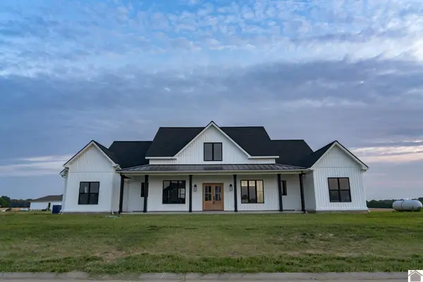 1560 Falcons Ridge Blvd, Paducah, KY 42001