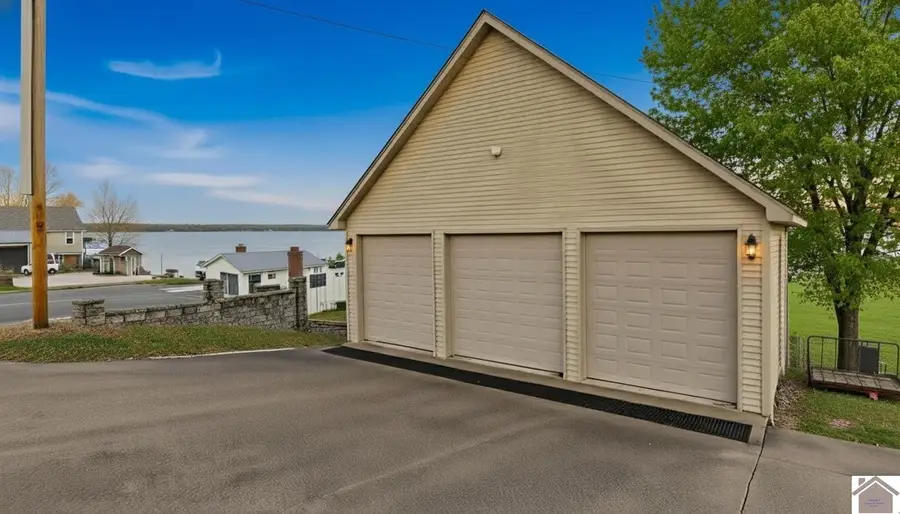 62 Lakeshore Dr, New Concord, KY 42076 - Image #3