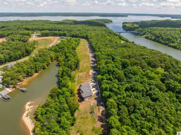 000 Eagle Rest Drive, Grand Rivers, KY 42045