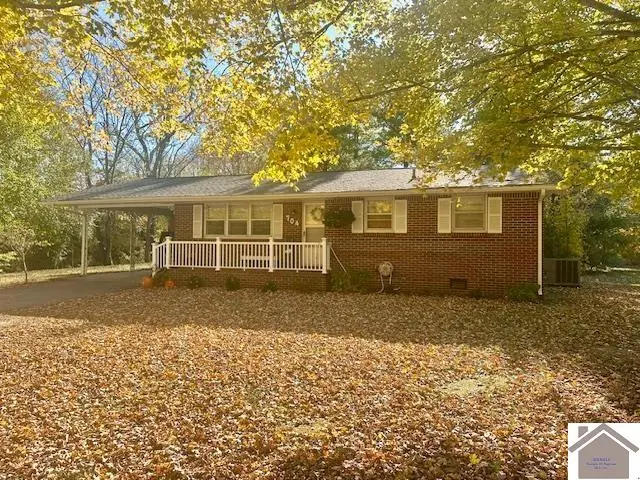 704 E 14th St, Benton, KY 42025 - Image #1