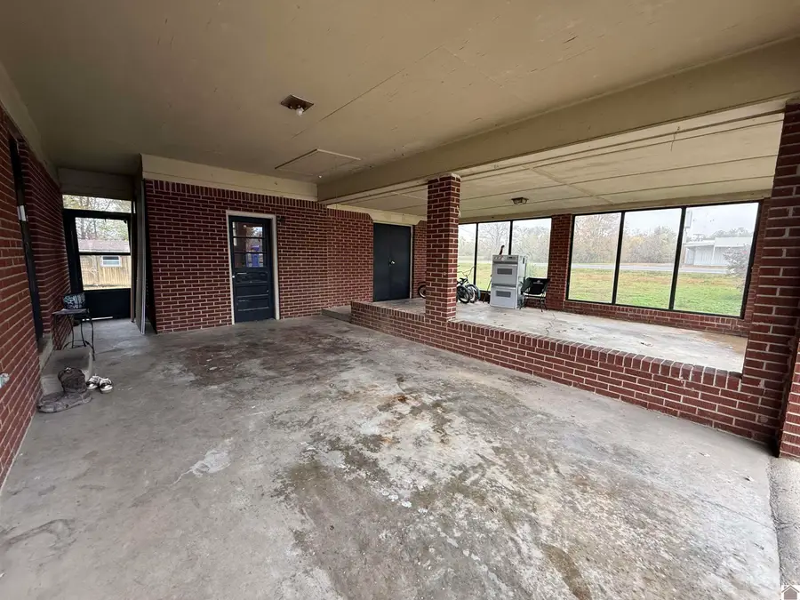 1102 Dogwood Ln, Fulton, KY 42041 - Image #2