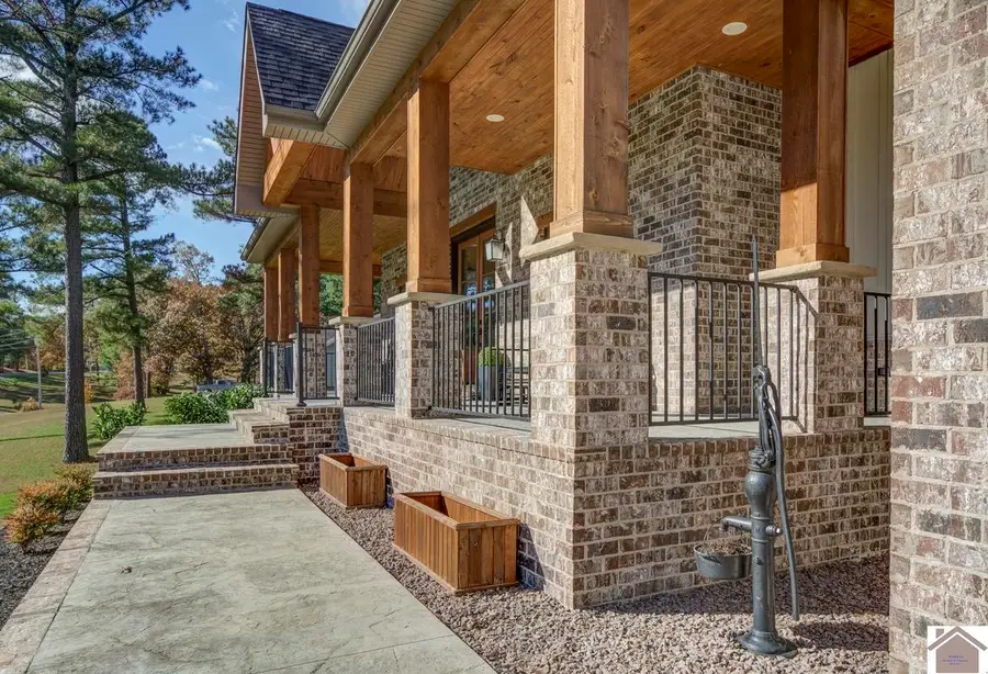 117 Pine View Dr, Benton, KY 42025 - Image #2