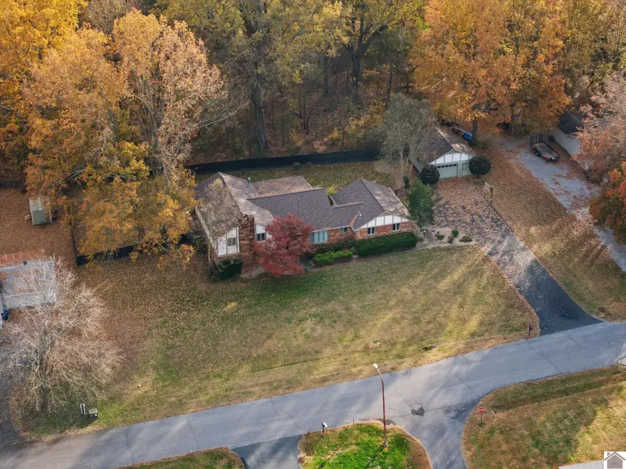 906 E 14th St, Benton, KY 42025 - Image #3