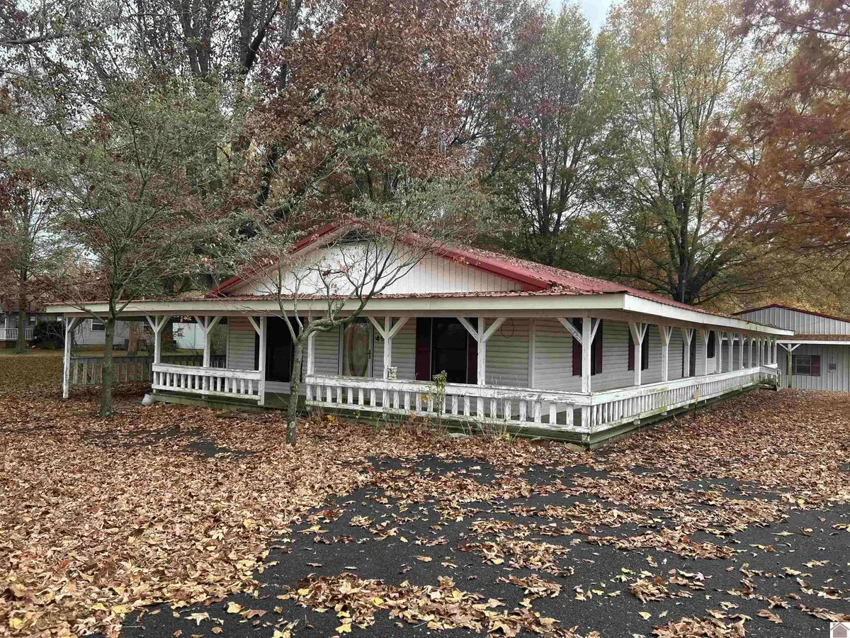 495 S Sutton Lane, Mayfield, KY 42066 - Image #1