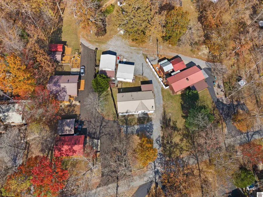 408 Shoreline Dr., New Concord, KY 42076 - Image #2