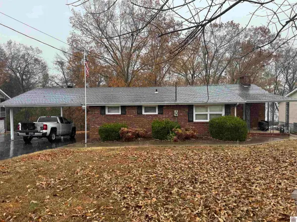 38 Elmhurst Lane, Murray, KY 42071