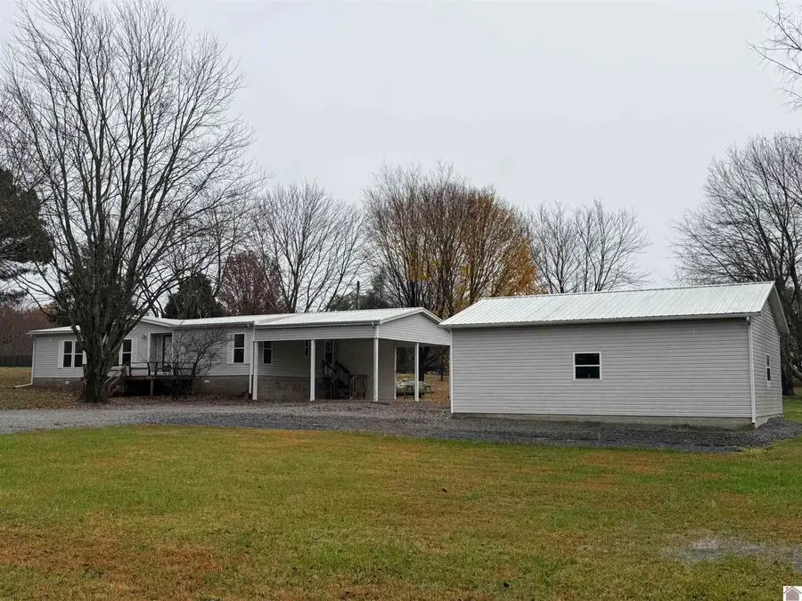 95 Juniper Ln, Calvert City, KY 42029 - Image #2