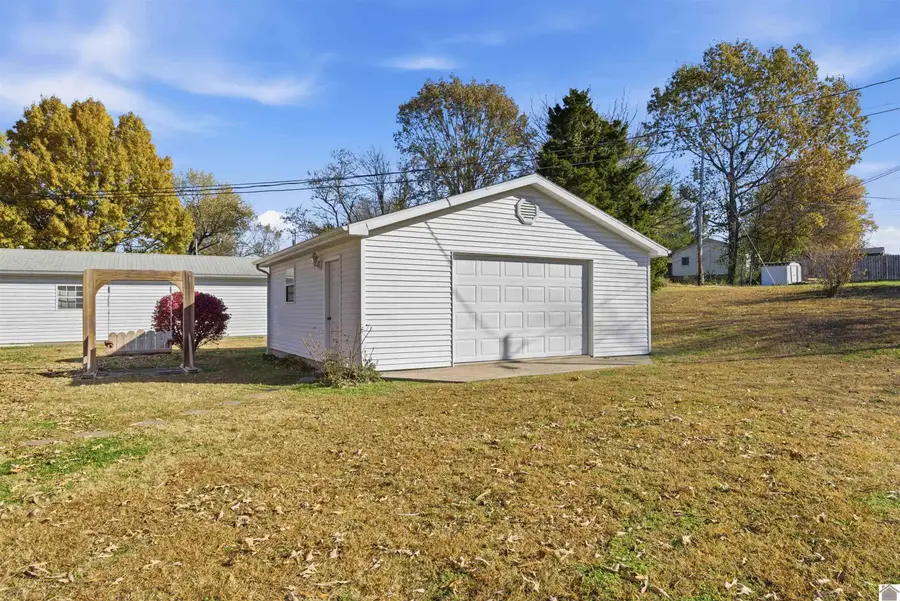 771 Chestnut Street, Calvert City, KY 42029 - Image #3